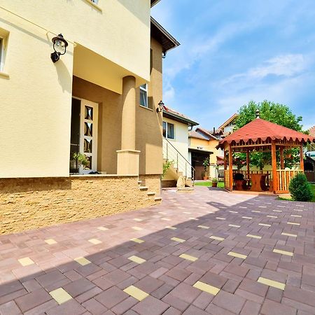 Casa Vio Otel Haţeg Dış mekan fotoğraf