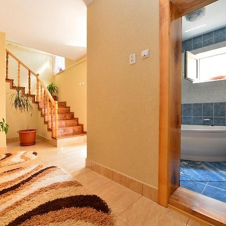 Casa Vio Otel Haţeg Dış mekan fotoğraf
