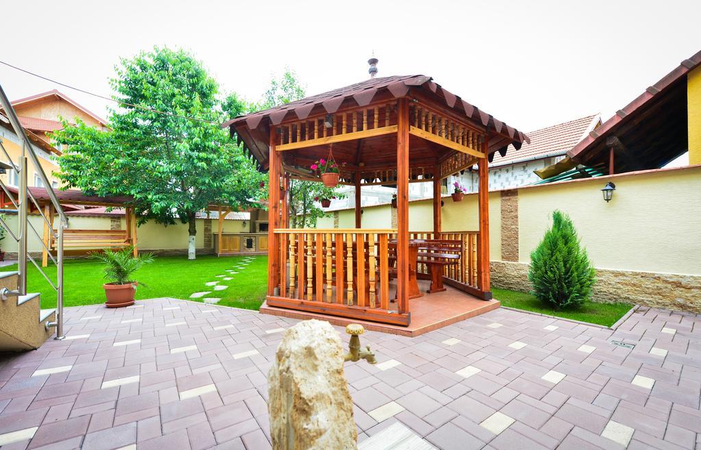 Casa Vio Otel Haţeg Dış mekan fotoğraf