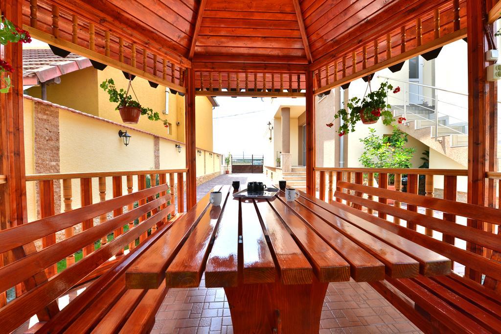 Casa Vio Otel Haţeg Dış mekan fotoğraf