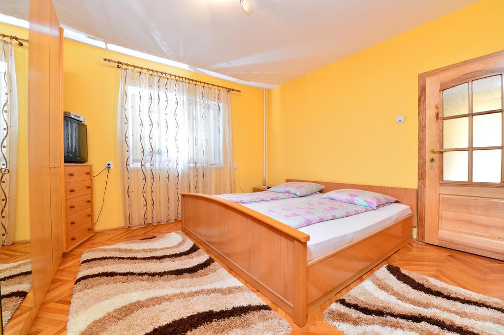 Casa Vio Otel Haţeg Dış mekan fotoğraf
